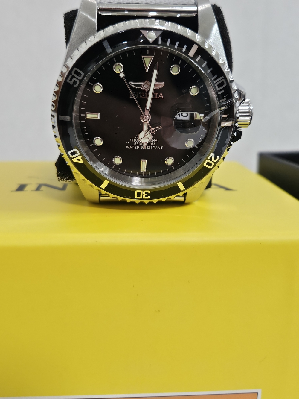 Invicta Men's Diver Style Stainless Steel Watch - Black Dial - Picture 3 of 16
